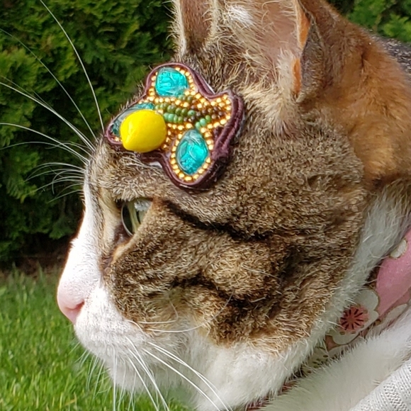 Hand-Embroidered, Handmade Wisp Hair Clips - Picture 12 of 12